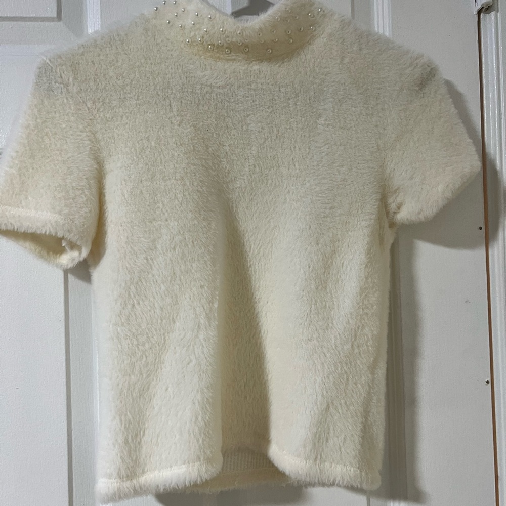 FAUX FUR ZARA PEARL WHITE TOP.